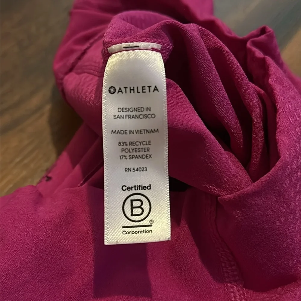 Athleta Dobby Action Crop Electric Fuchsia Pink Mesh Capri Cropped Legging Small - Picture 8 of 14